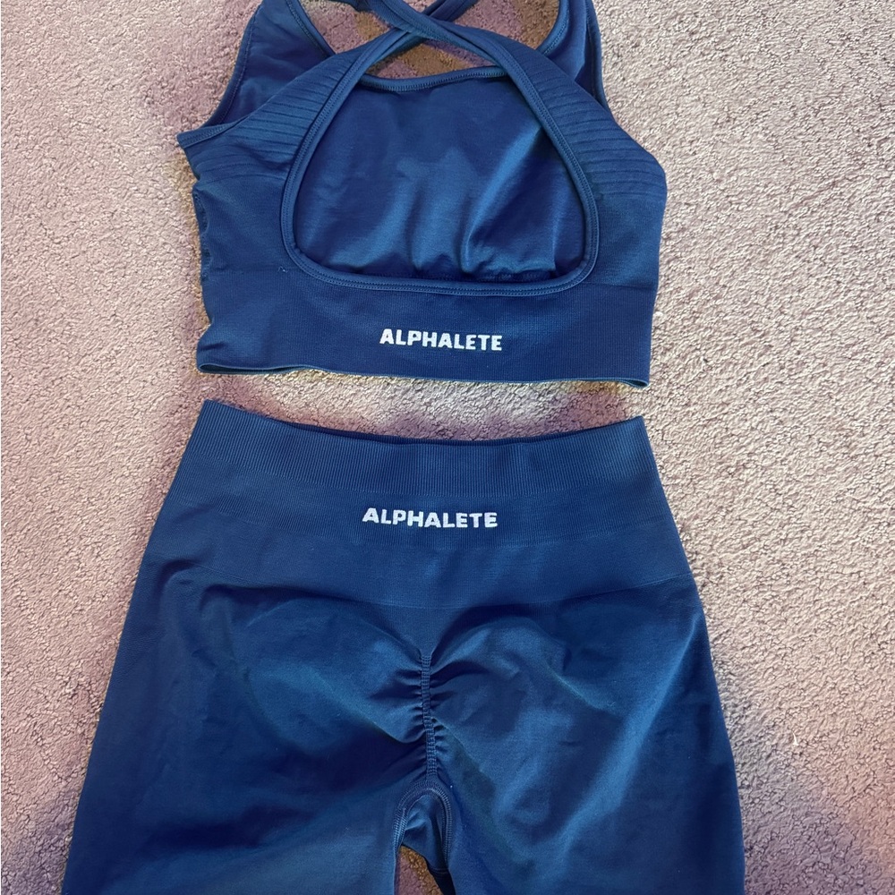 Alphalete Amplify Blue Bra and Shorts SET - Picture 4 of 4
